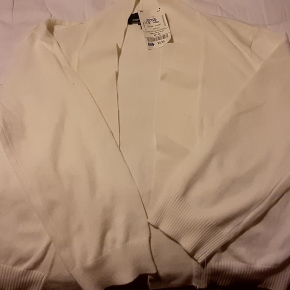 Ladies light weight shrug - Picture 2 of 3